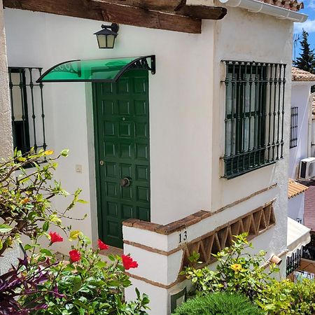 Semi-Detached Adosado Con Encanto -130 M2 - Wifi 600 Mb - Piscina Comunitaria - Patio Privado Torremolinos Exterior photo